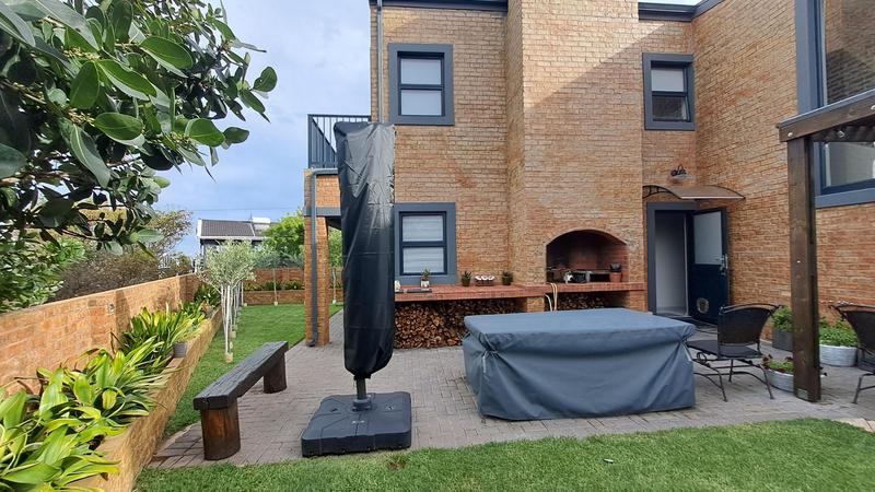 4 Bedroom Property for Sale in Jongensfontein Western Cape